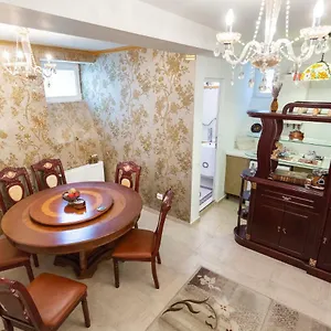  Apartment Batistei Bourgeois Romania